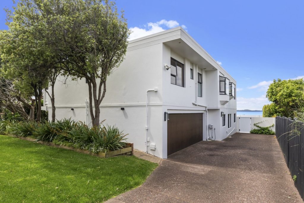 122A Bucklands Beach Road — photographed by Seventh Hour, Auckland