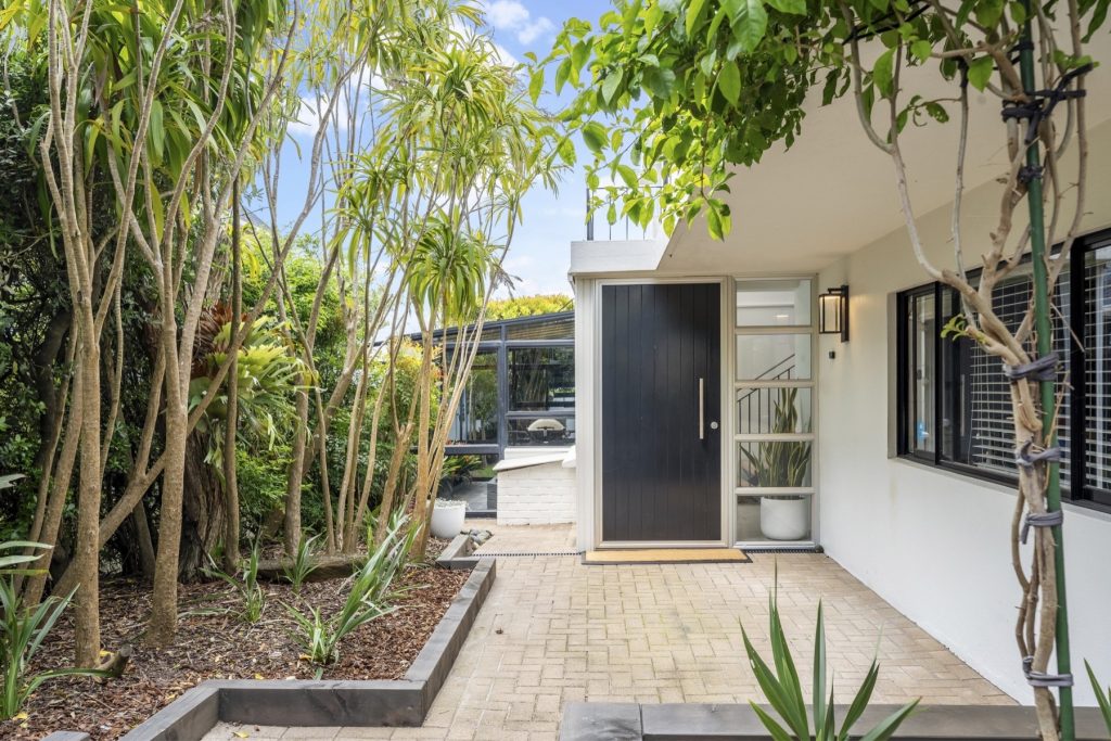 122A Bucklands Beach Road — photographed by Seventh Hour, Auckland