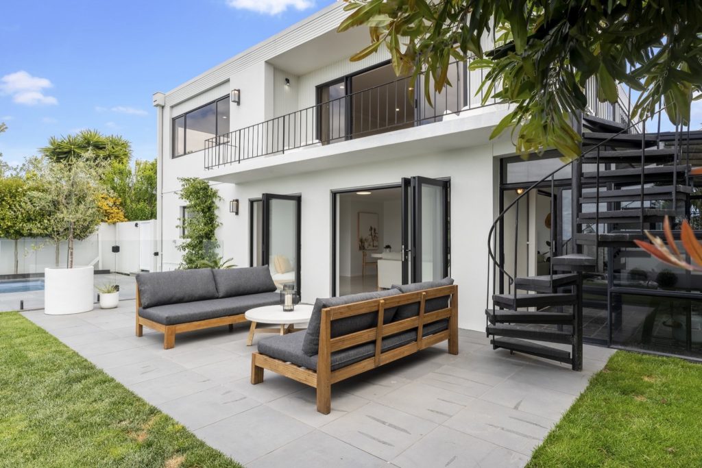 122A Bucklands Beach Road — photographed by Seventh Hour, Auckland