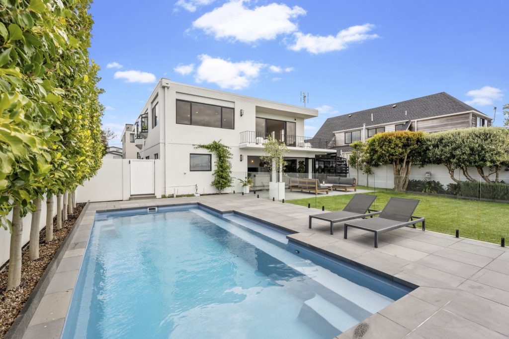122A Bucklands Beach Road — photographed by Seventh Hour, Auckland