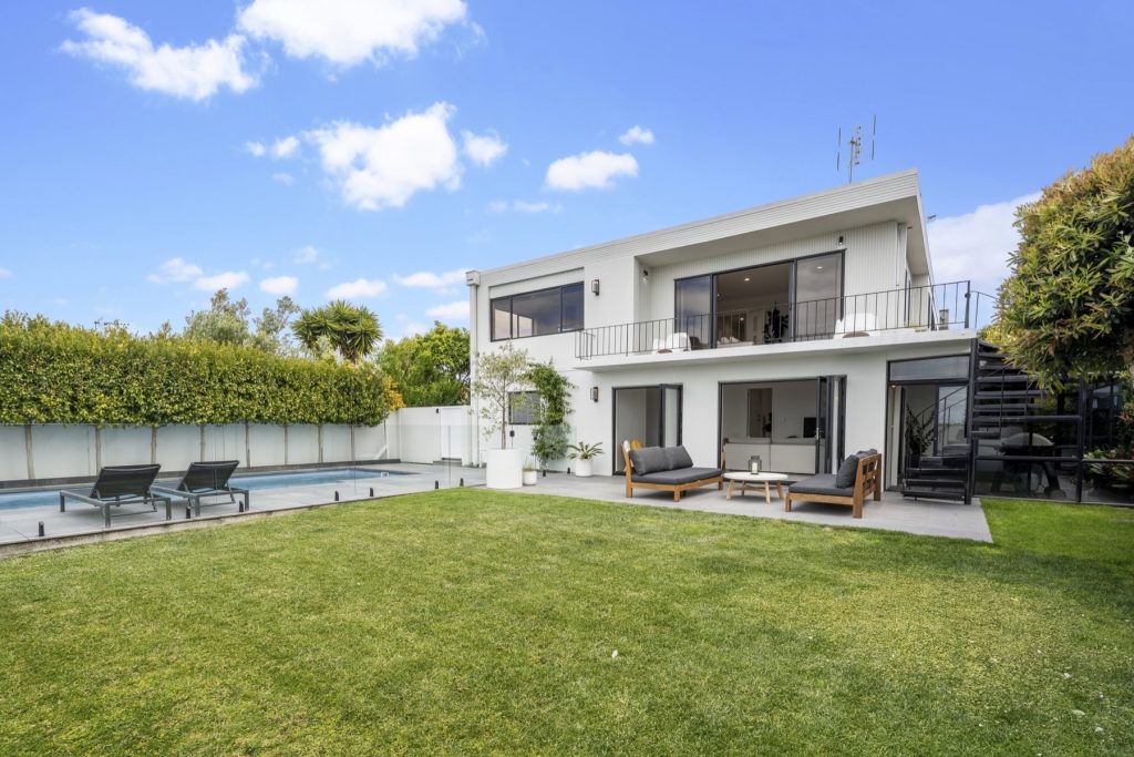 122A Bucklands Beach Road — photographed by Seventh Hour, Auckland