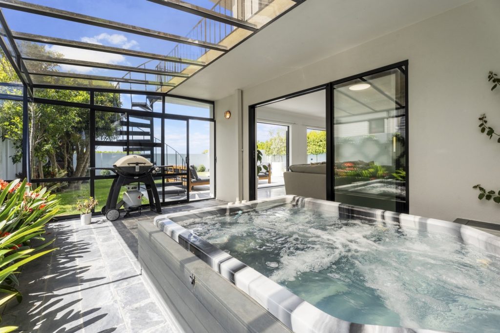 122A Bucklands Beach Road — photographed by Seventh Hour, Auckland