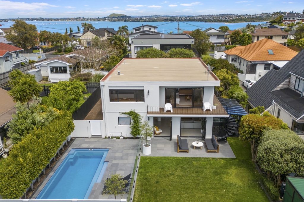122A Bucklands Beach Road — photographed by Seventh Hour, Auckland
