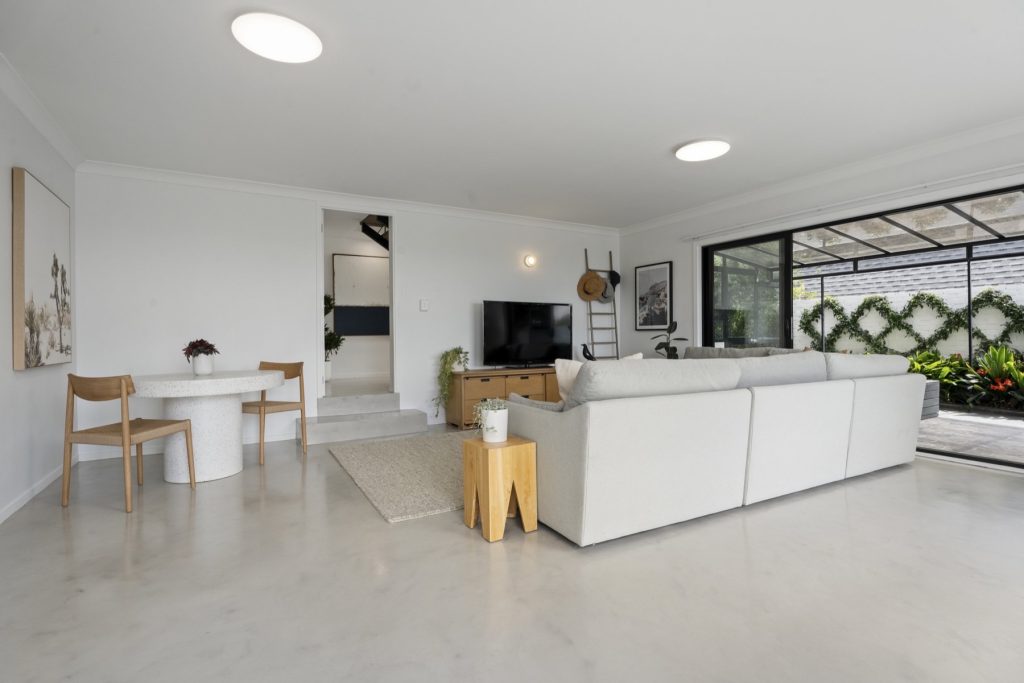 122A Bucklands Beach Road — photographed by Seventh Hour, Auckland