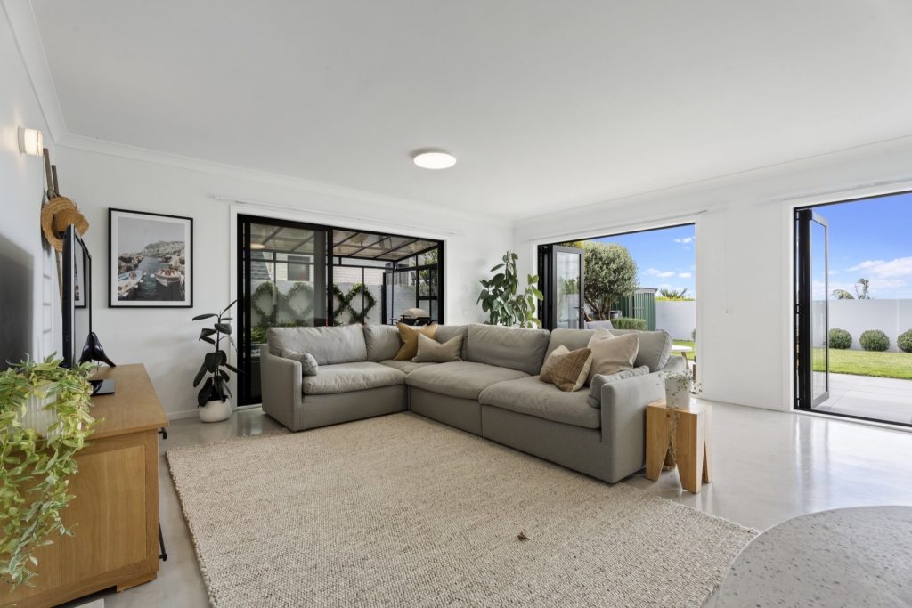 122A Bucklands Beach Road — photographed by Seventh Hour, Auckland