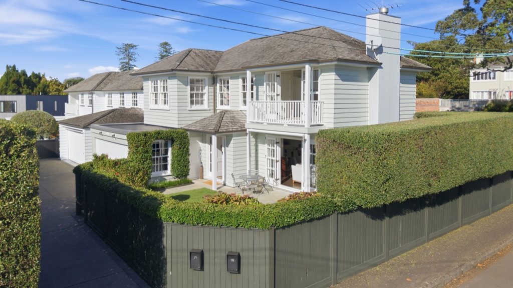 29A Saint Georges Bay Road — photographed by Seventh Hour, Auckland